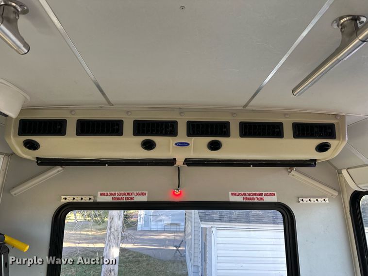 image for item DL0463 2011 Glaval F550 shuttle bus