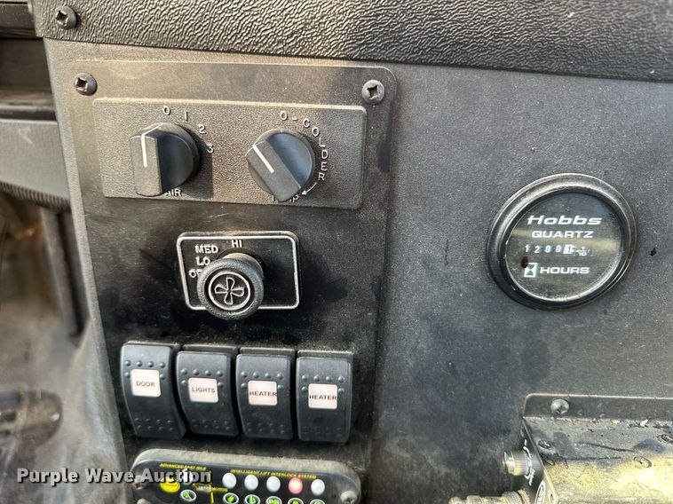 image for item DL0463 2011 Glaval F550 shuttle bus