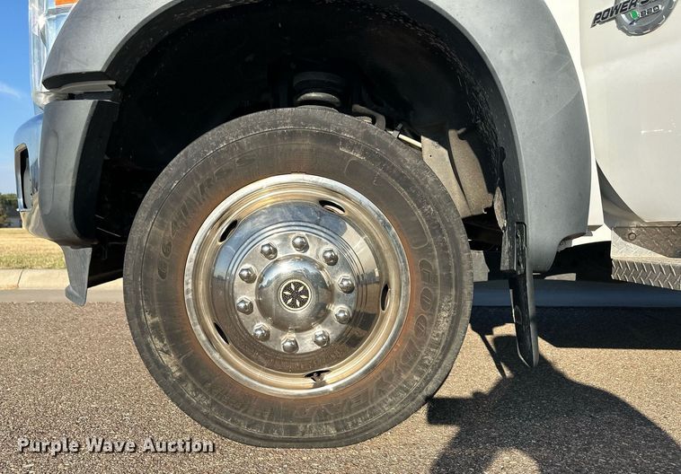 image for item DL0463 2011 Glaval F550 shuttle bus