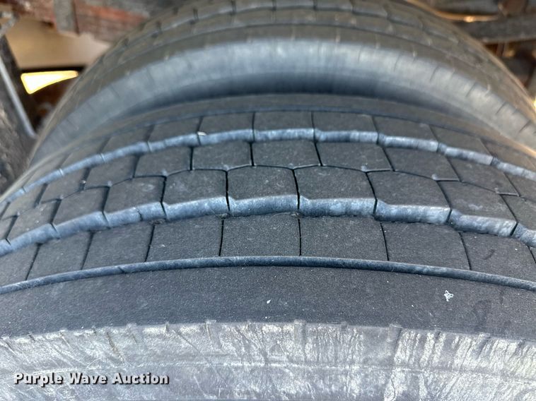 image for item DL0463 2011 Glaval F550 shuttle bus