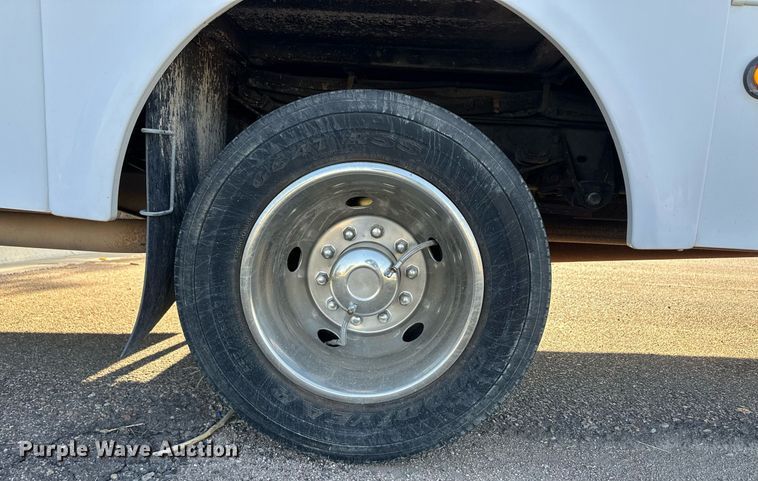 image for item DL0463 2011 Glaval F550 shuttle bus