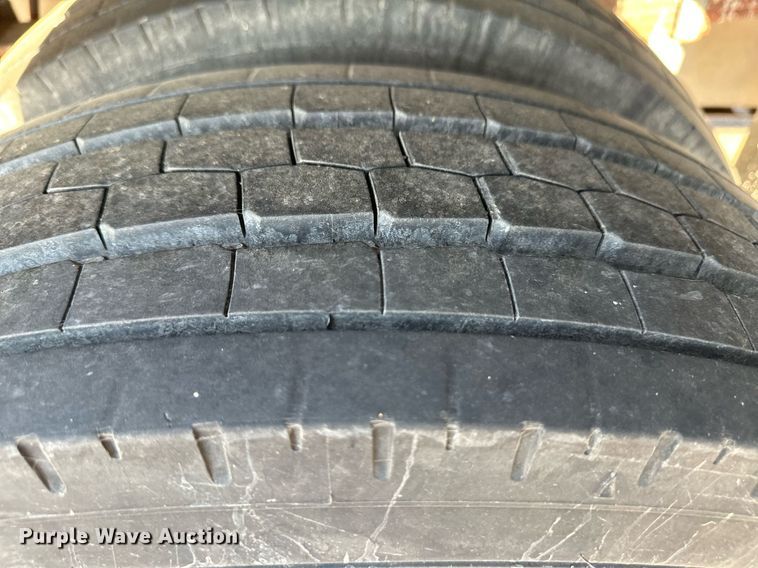 image for item DL0463 2011 Glaval F550 shuttle bus