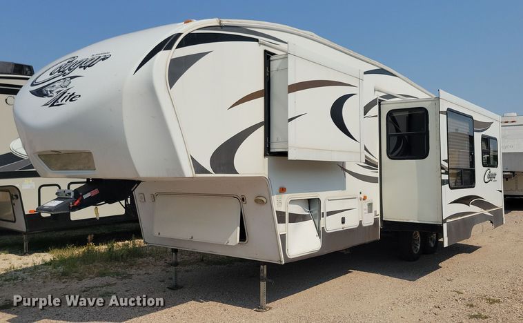 image for item DN3521 2014 Keystone Cougar X-Lite camper
