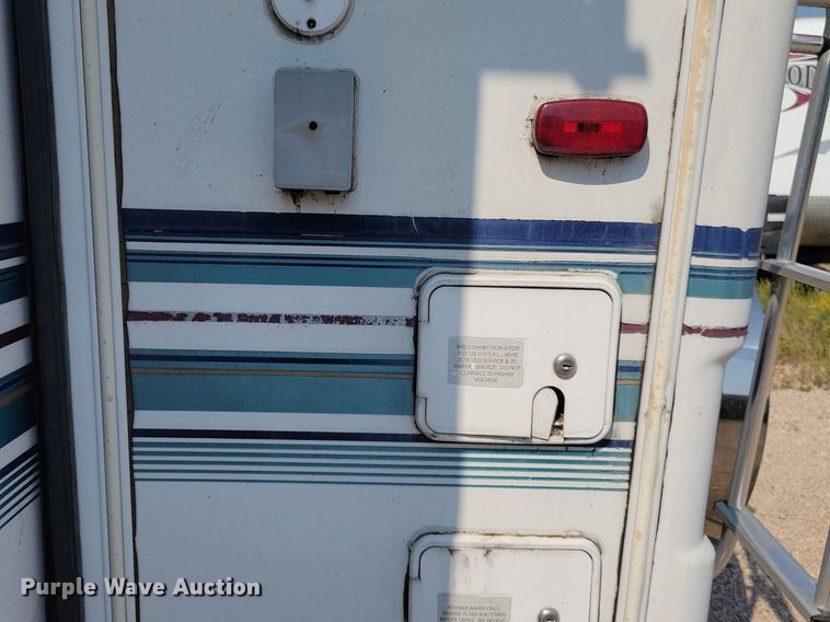 image for item DN3522 1995 Jayco Designer Series camper