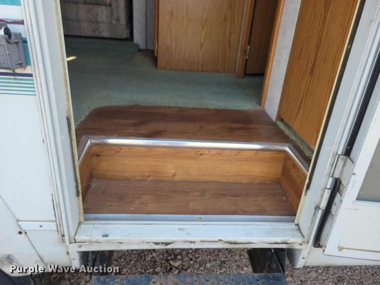 image for item DN3522 1995 Jayco Designer Series camper