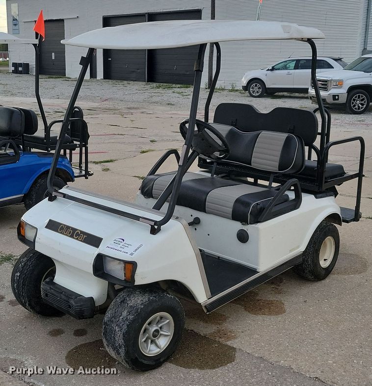 image for item DN3533 2000 Club Car golf cart
