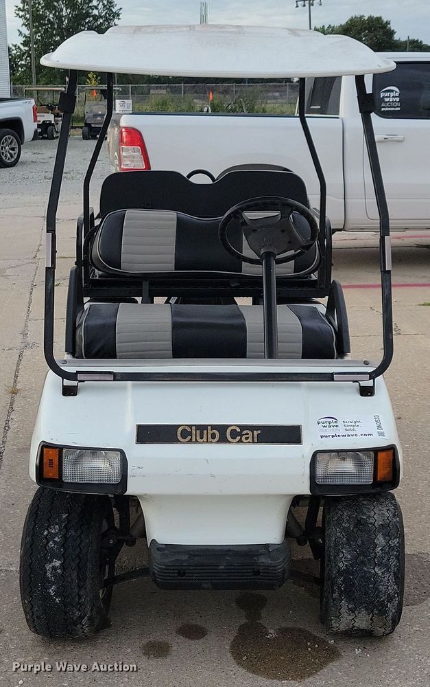 image for item DN3533 2000 Club Car golf cart