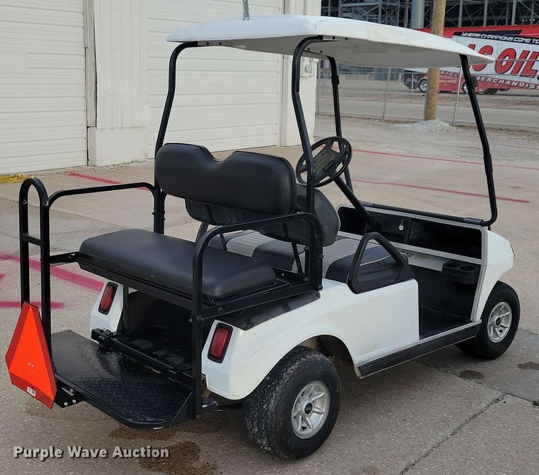 image for item DN3533 2000 Club Car golf cart