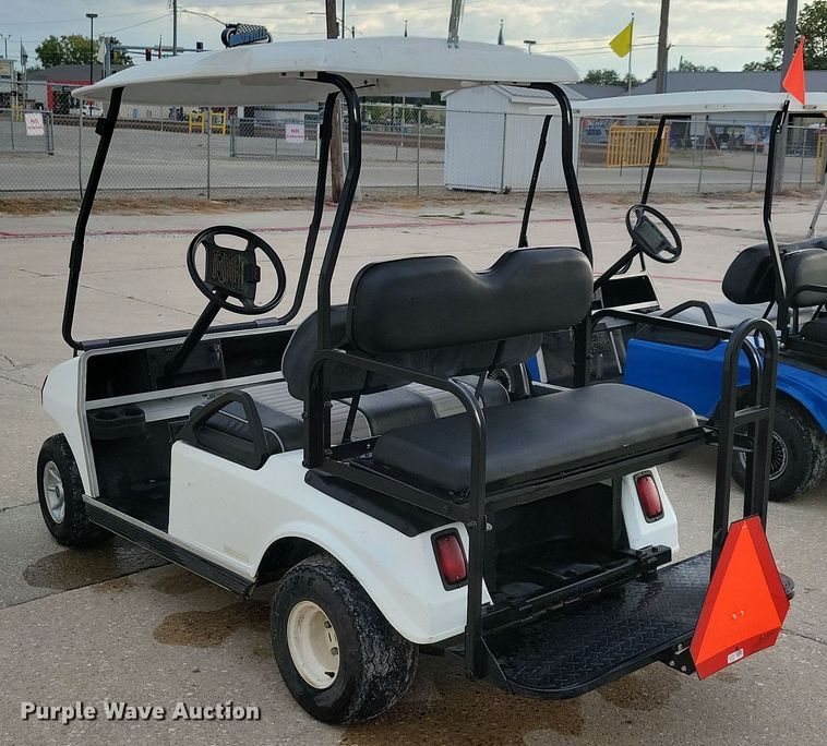 image for item DN3533 2000 Club Car golf cart