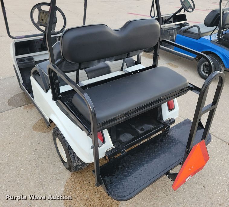 image for item DN3533 2000 Club Car golf cart