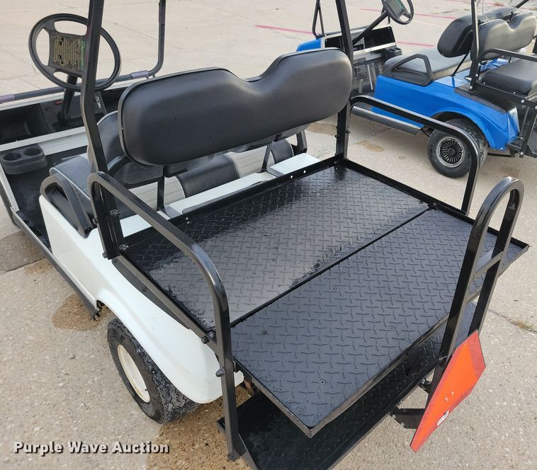 image for item DN3533 2000 Club Car golf cart