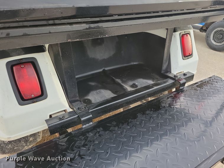 image for item DN3533 2000 Club Car golf cart