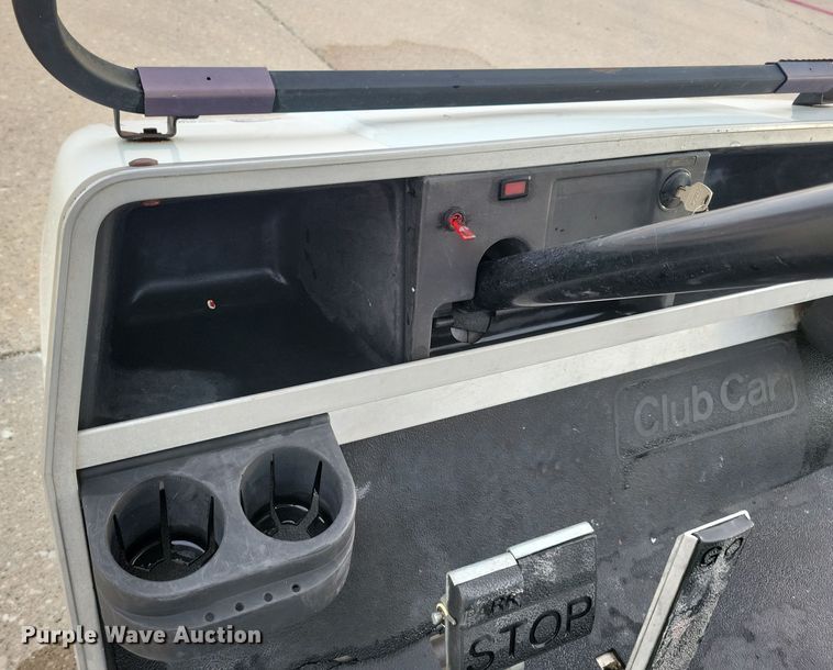image for item DN3533 2000 Club Car golf cart