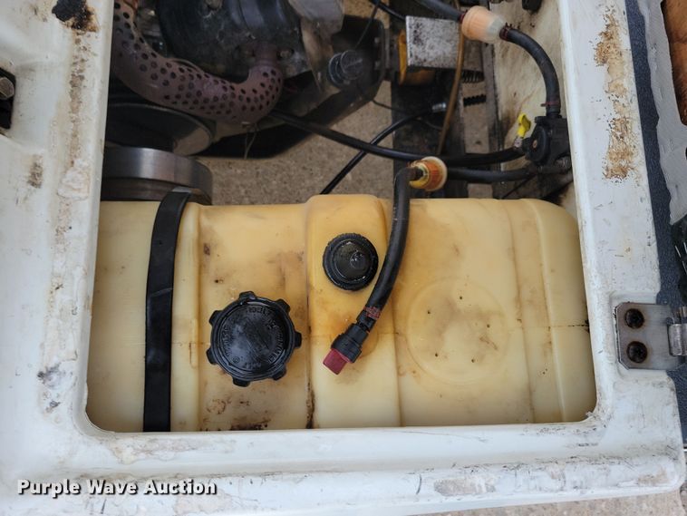 image for item DN3533 2000 Club Car golf cart