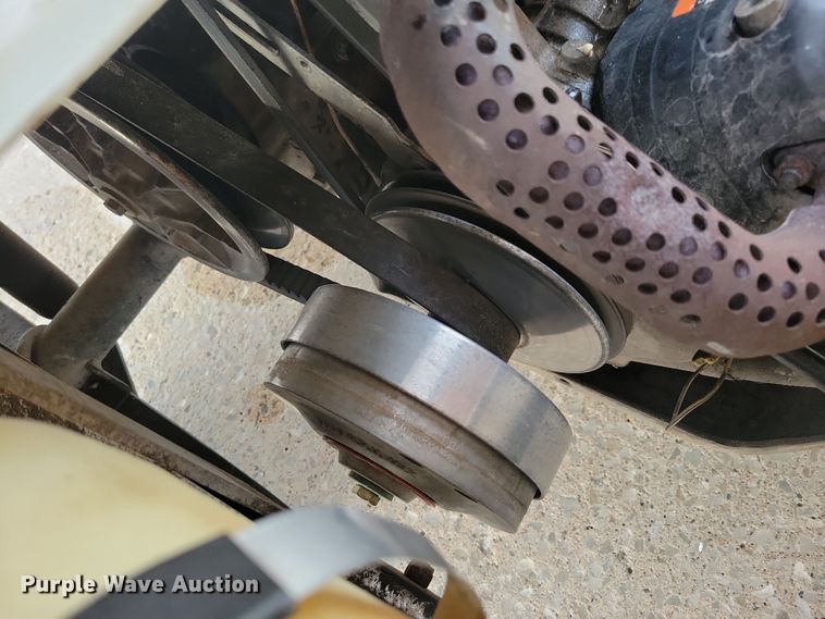 image for item DN3533 2000 Club Car golf cart