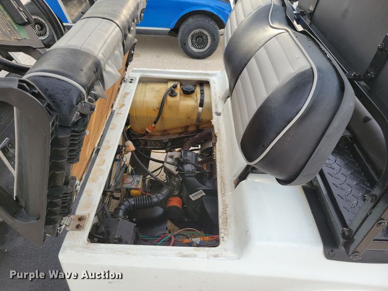 image for item DN3533 2000 Club Car golf cart