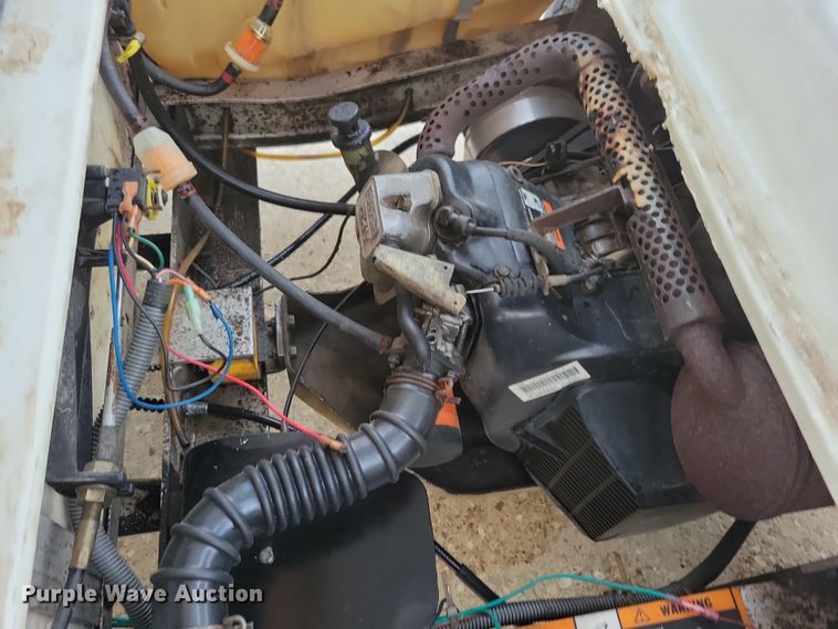 image for item DN3533 2000 Club Car golf cart