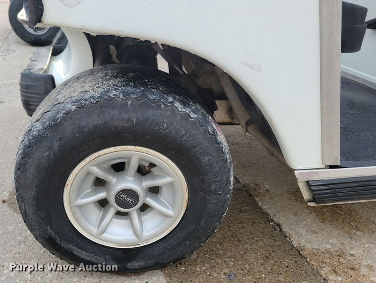 image for item DN3533 2000 Club Car golf cart