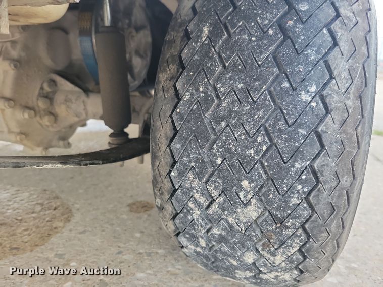 image for item DN3533 2000 Club Car golf cart