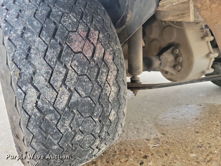 image for item DN3533 2000 Club Car golf cart