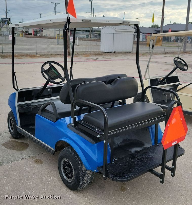 image for item DN3534 1992 Club Car golf cart