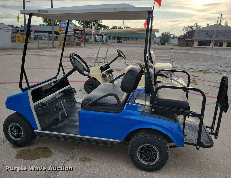 image for item DN3534 1992 Club Car golf cart