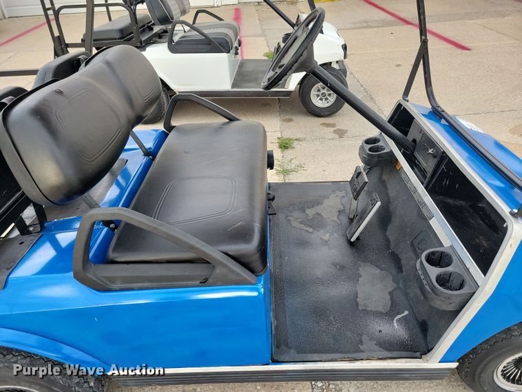 image for item DN3534 1992 Club Car golf cart