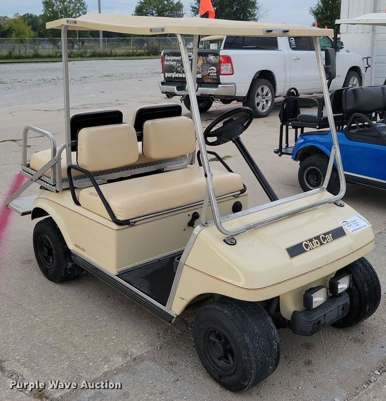 image for item DN3535 2000 Club Car golf cart