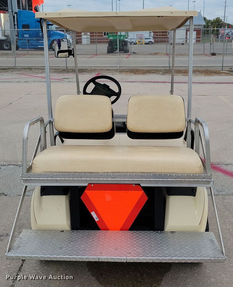 image for item DN3535 2000 Club Car golf cart