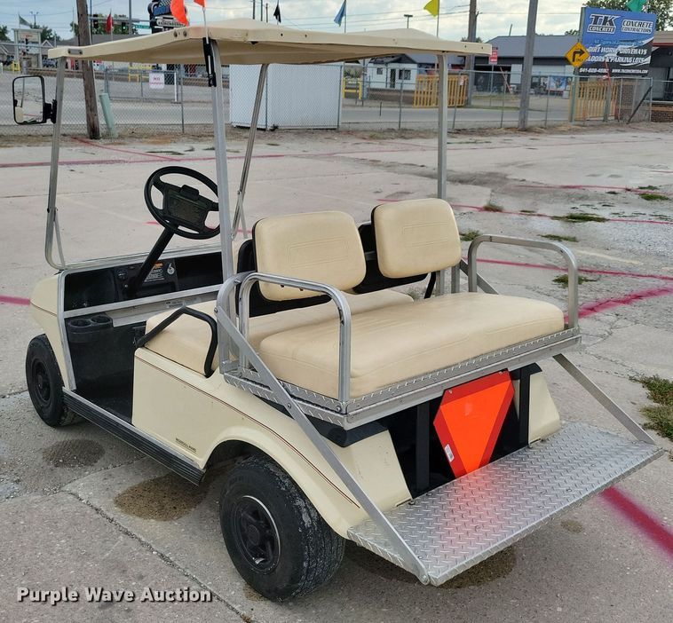 image for item DN3535 2000 Club Car golf cart