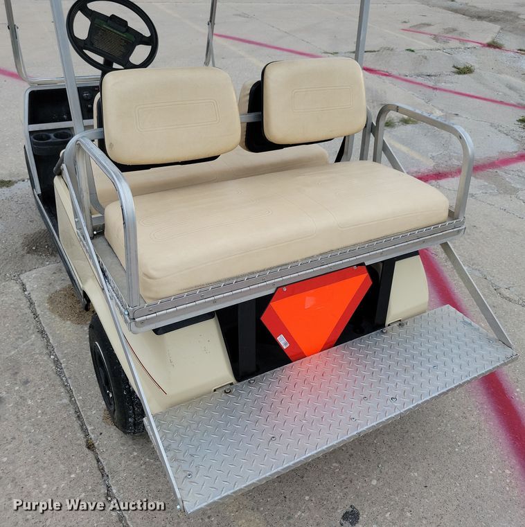 image for item DN3535 2000 Club Car golf cart