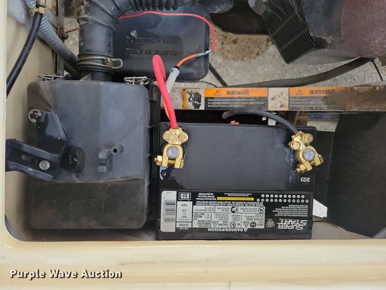 image for item DN3535 2000 Club Car golf cart