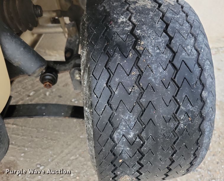 image for item DN3535 2000 Club Car golf cart