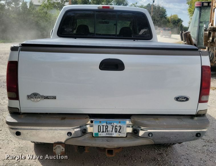 image for item DN3550 2003 Ford F350 Super Duty King Ranch Crew Cab pickup truck