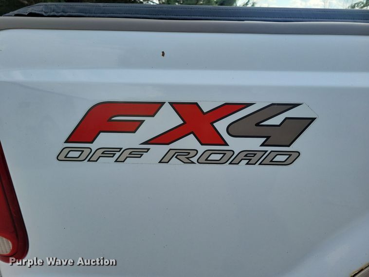 image for item DN3550 2003 Ford F350 Super Duty King Ranch Crew Cab pickup truck