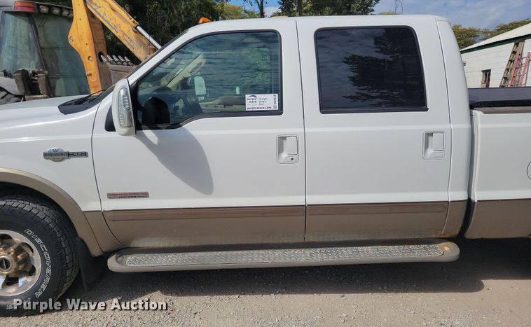 image for item DN3550 2003 Ford F350 Super Duty King Ranch Crew Cab pickup truck
