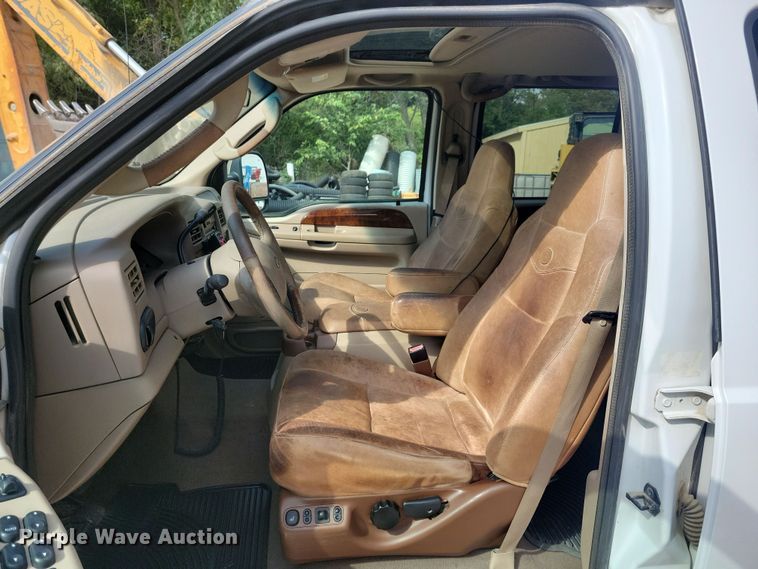 image for item DN3550 2003 Ford F350 Super Duty King Ranch Crew Cab pickup truck