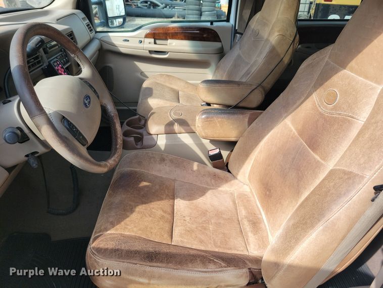 image for item DN3550 2003 Ford F350 Super Duty King Ranch Crew Cab pickup truck