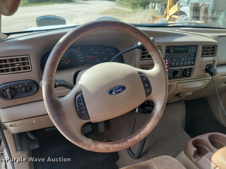 image for item DN3550 2003 Ford F350 Super Duty King Ranch Crew Cab pickup truck