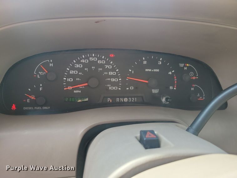 image for item DN3550 2003 Ford F350 Super Duty King Ranch Crew Cab pickup truck