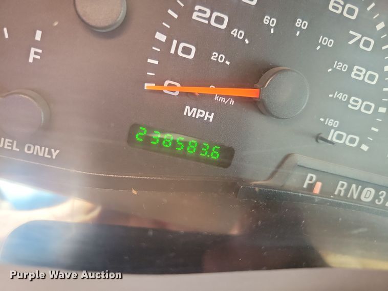 image for item DN3550 2003 Ford F350 Super Duty King Ranch Crew Cab pickup truck