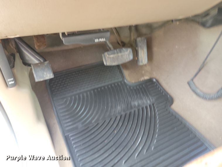 image for item DN3550 2003 Ford F350 Super Duty King Ranch Crew Cab pickup truck