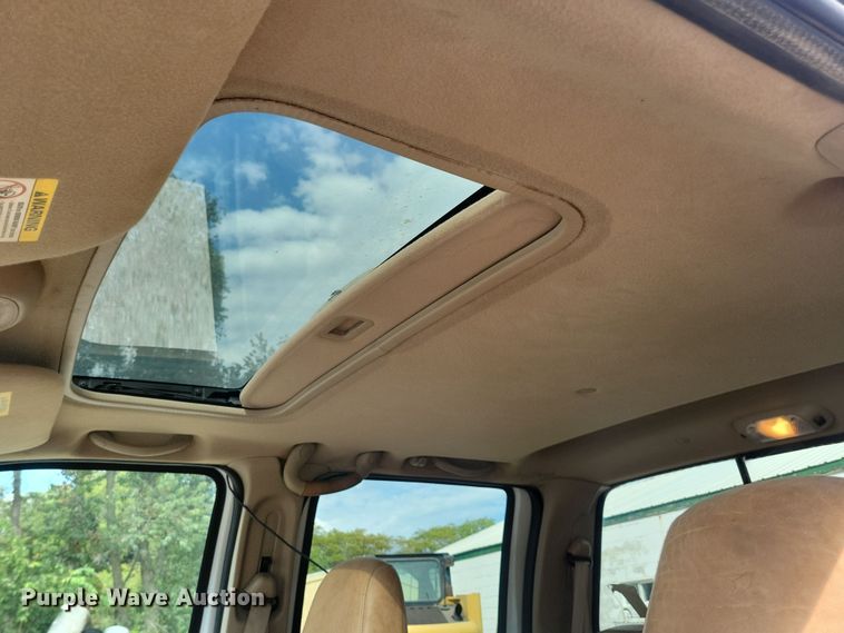 image for item DN3550 2003 Ford F350 Super Duty King Ranch Crew Cab pickup truck