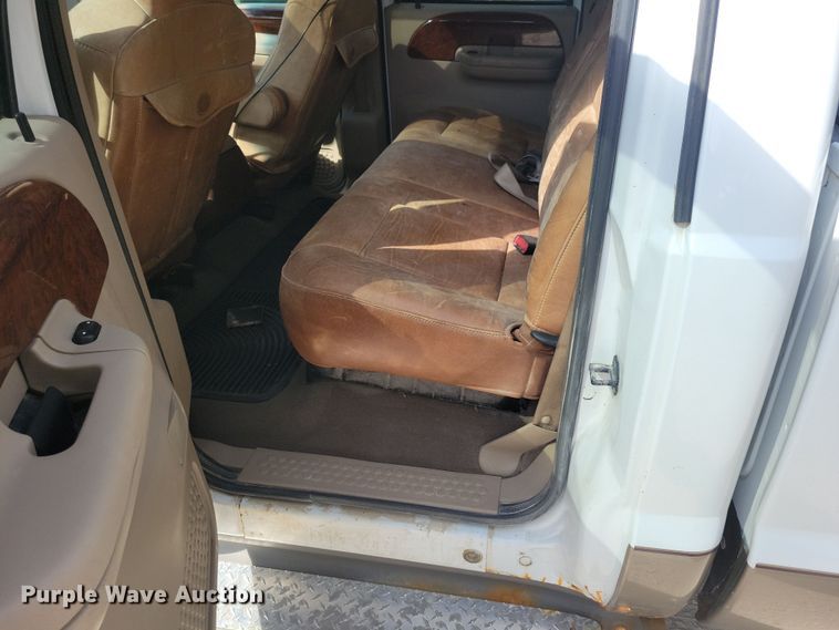 image for item DN3550 2003 Ford F350 Super Duty King Ranch Crew Cab pickup truck