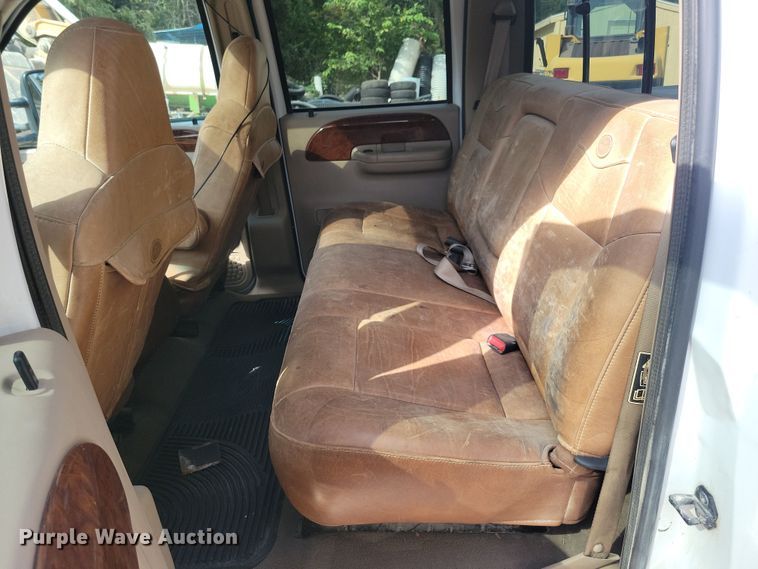 image for item DN3550 2003 Ford F350 Super Duty King Ranch Crew Cab pickup truck