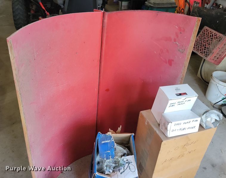 image for item DN3550 2003 Ford F350 Super Duty King Ranch Crew Cab pickup truck