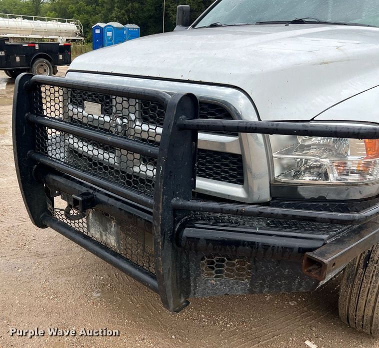 image for item DO2495 2014 Dodge Ram 5500HD Crew Cab flatbed truck