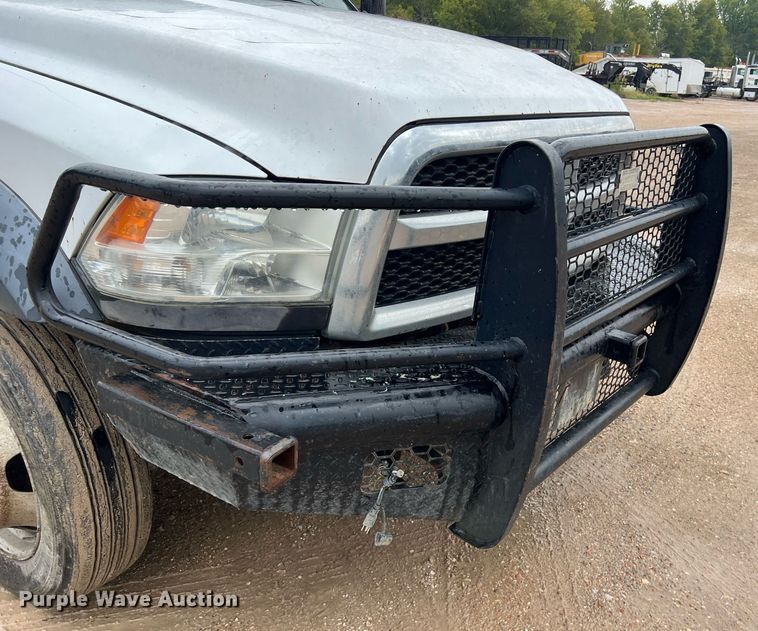 image for item DO2495 2014 Dodge Ram 5500HD Crew Cab flatbed truck