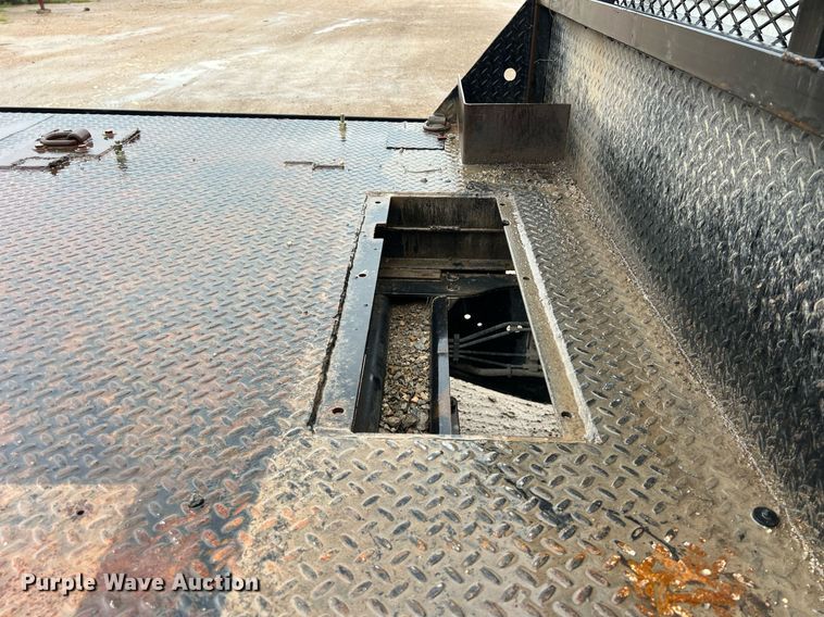 image for item DO2495 2014 Dodge Ram 5500HD Crew Cab flatbed truck