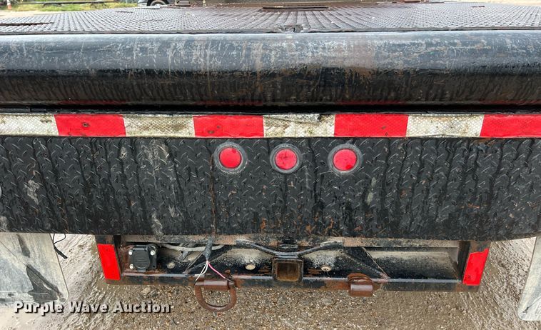 image for item DO2495 2014 Dodge Ram 5500HD Crew Cab flatbed truck